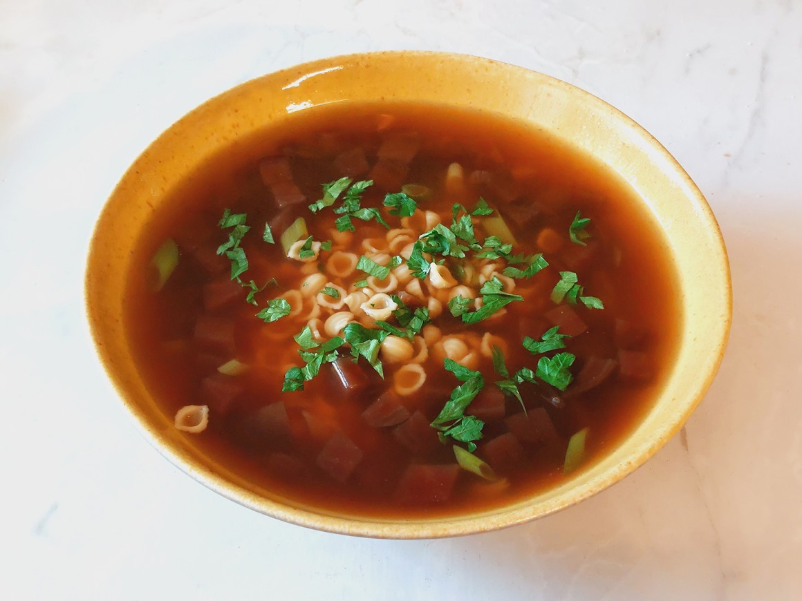 Nudelsuppe mit Roter Bete