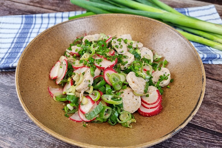 Weißwurstsalat mit Radieschen