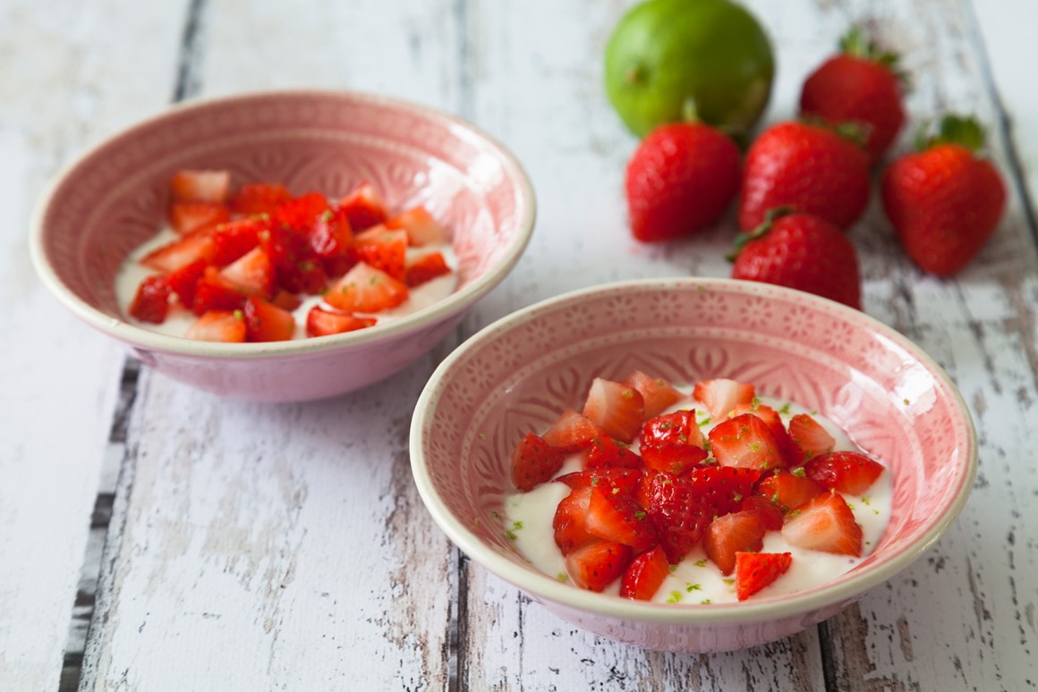 Ricotta mit Limetten und Erdbeeren