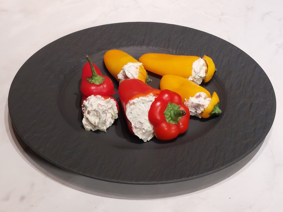 Gefüllte Snack-Paprika