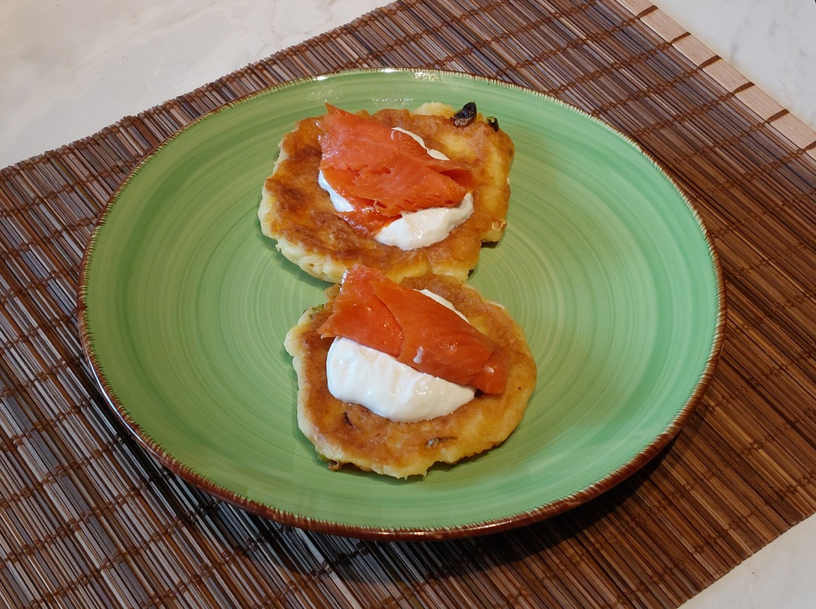 Kartoffelplätzchen mit Lachs
