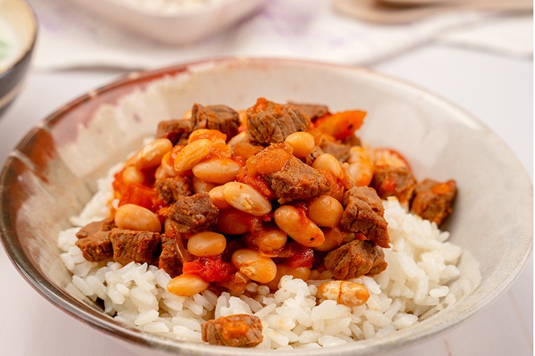 Türkischer Bohneneintopf mit Reis