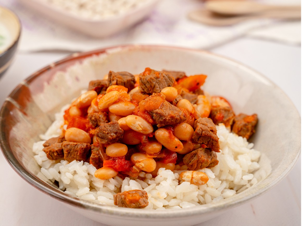 Türkischer Bohneneintopf mit Reis