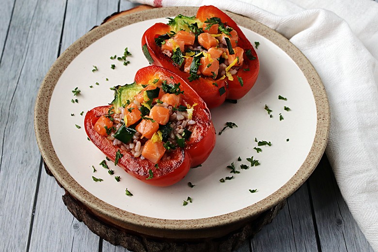 Gefüllte Paprika mit Lachsreis