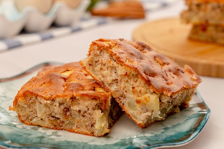 Apfel-Walnuss-Blechkuchen