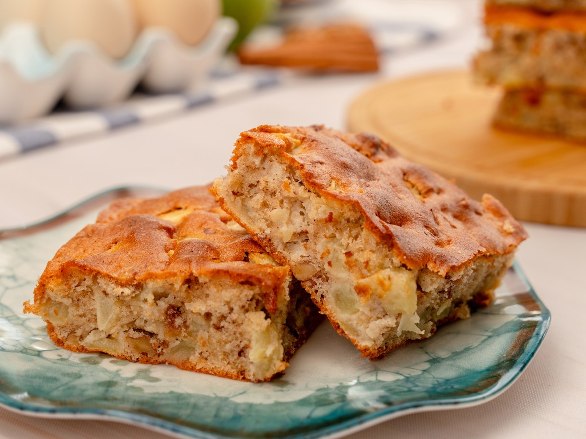 Apfel-Walnuss-Blechkuchen - Rezept