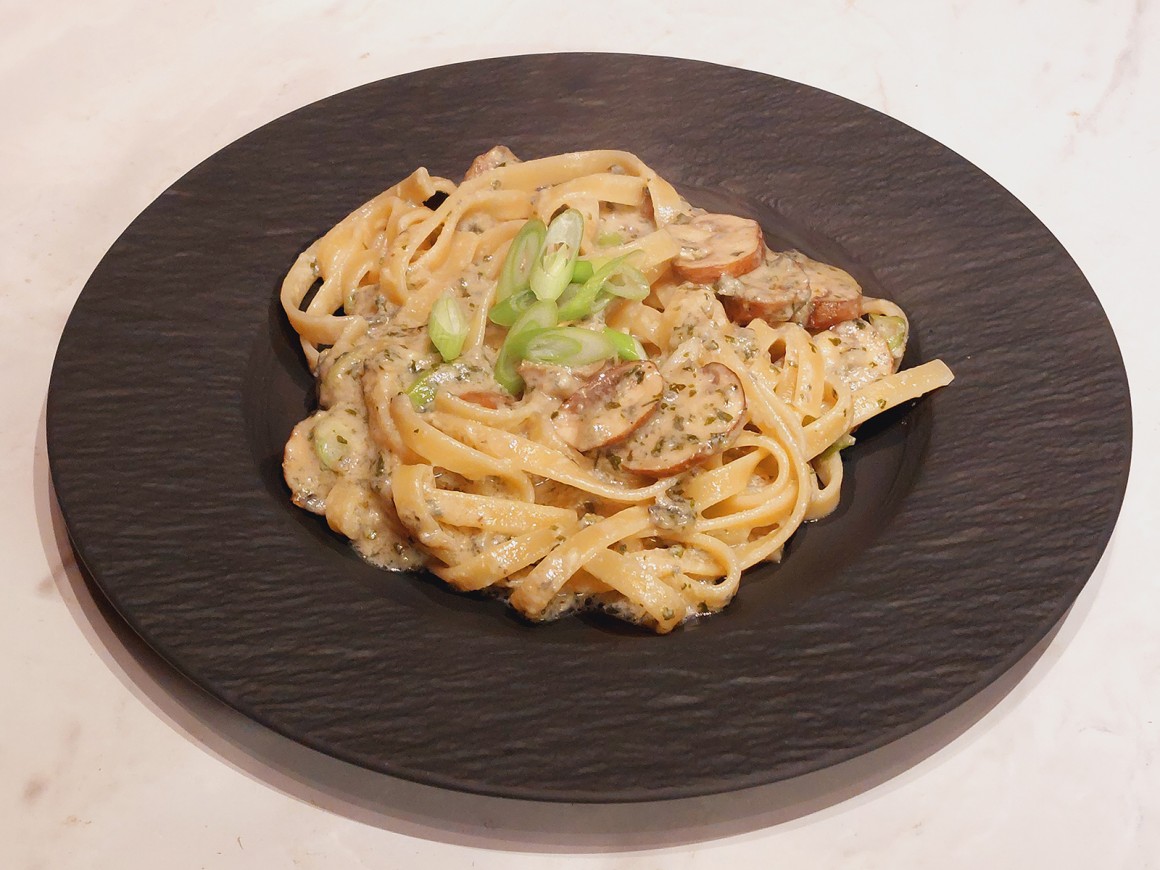 Linguine mit Gorgonzola-Champignonsoße