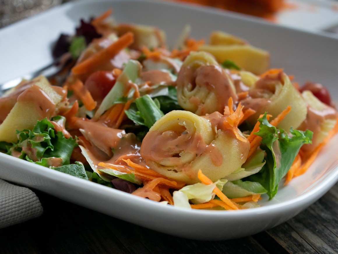 Omelettschnecken mit Salat