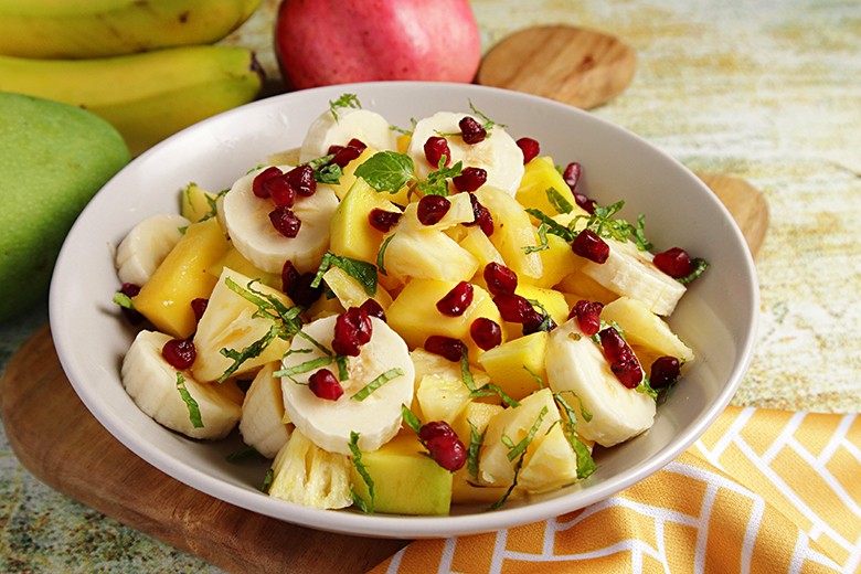 Obstsalat mit Granatapfel