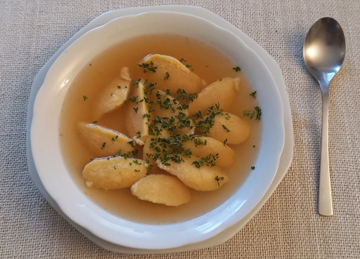 Grießklößchensuppe