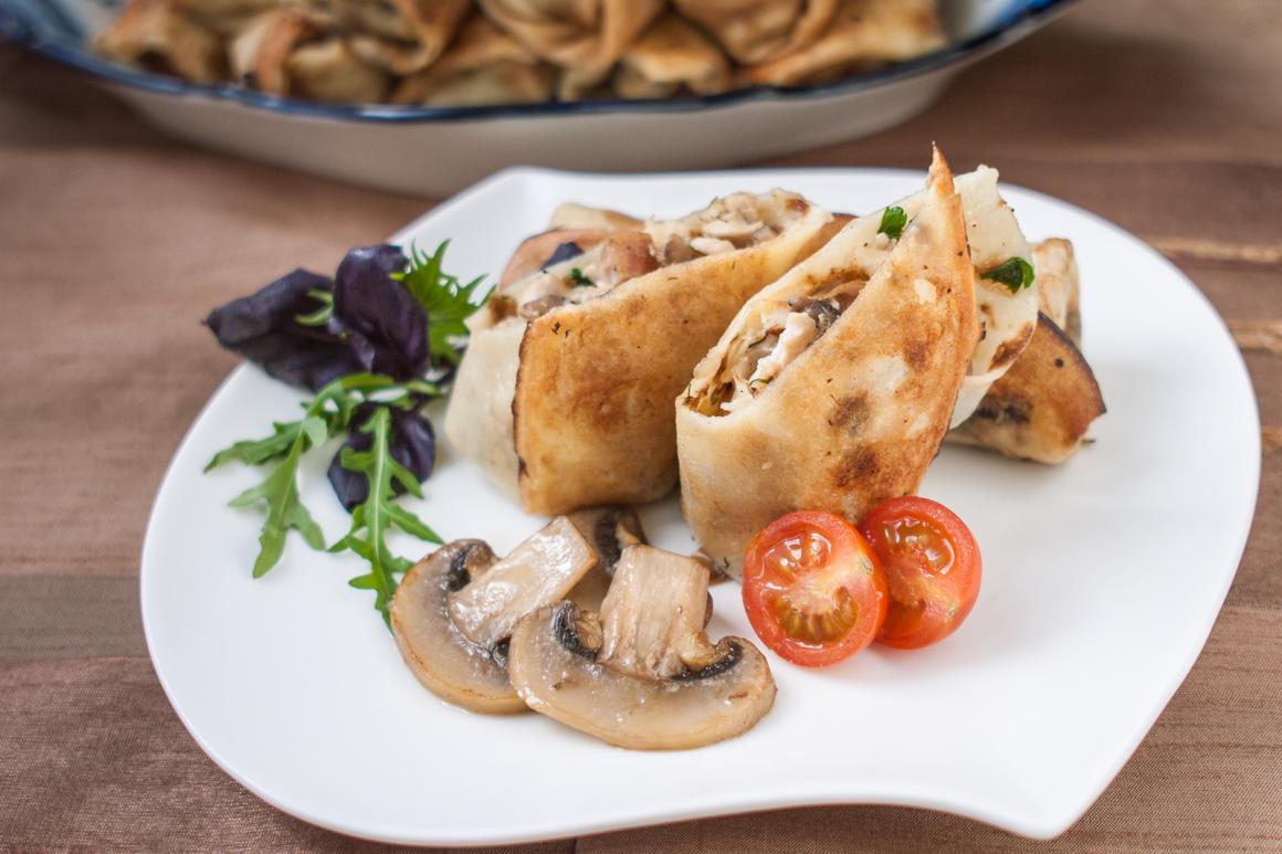 Pfannkuchen mit Pilzsauce