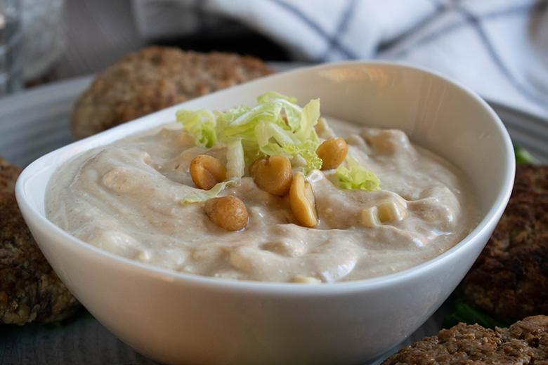 Cheddar-Erdnuss-Dip