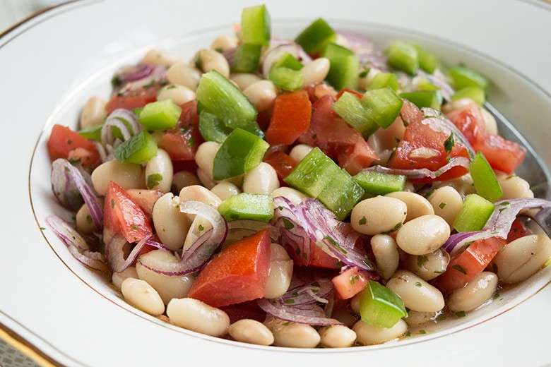 Salat mit weißen Bohnen