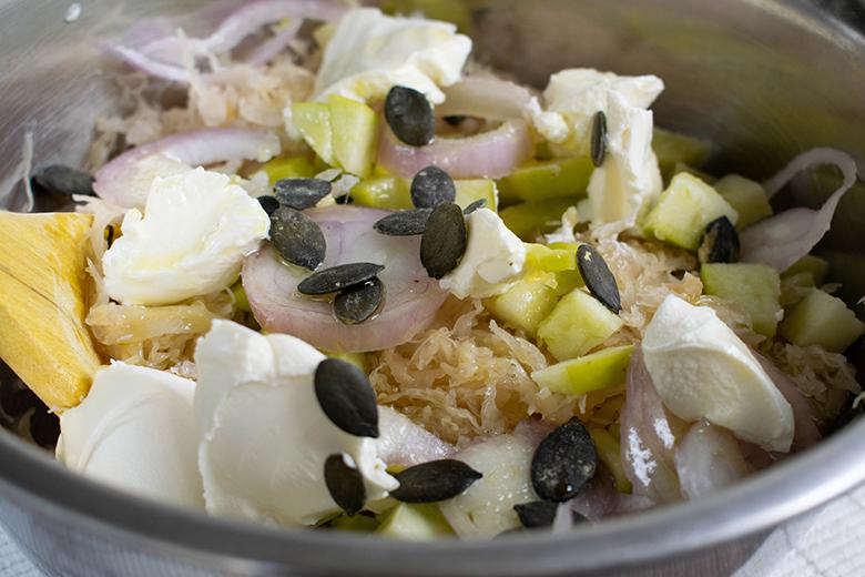 Sauerkrautsalat mit Apfel