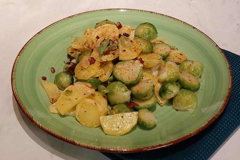 Bratkartoffeln mit Rosenkohl