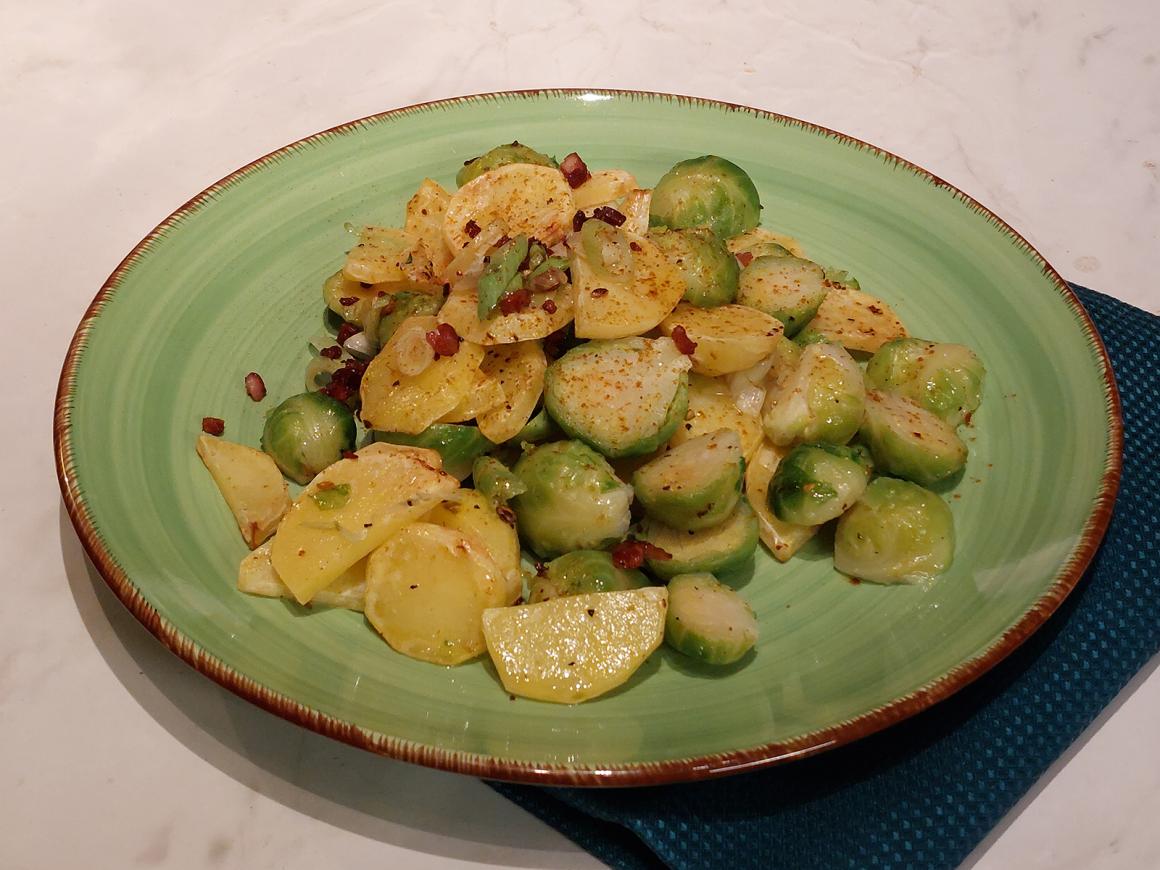 Bratkartoffeln mit Rosenkohl