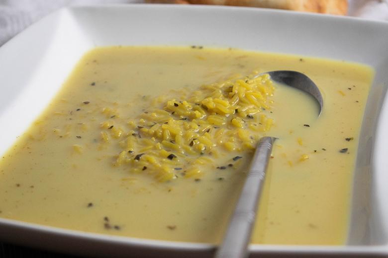 Rahmsuppe nach indischer Art