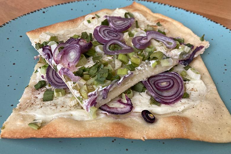 Vegetarischer Flammkuchen