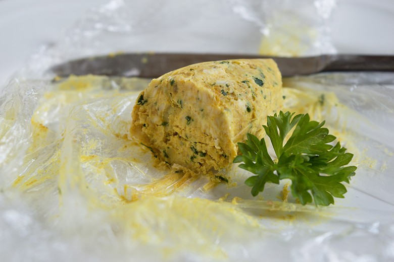 Kräuterbutter mit Curry