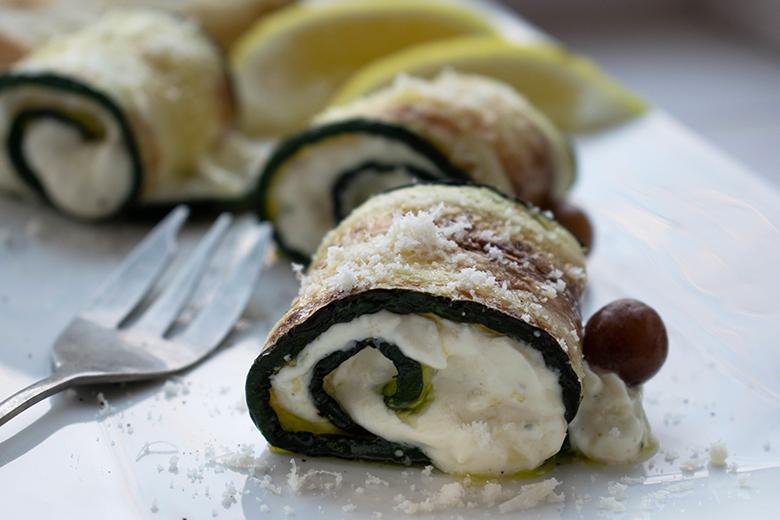 Zucchini-Ricotta-Röllchen