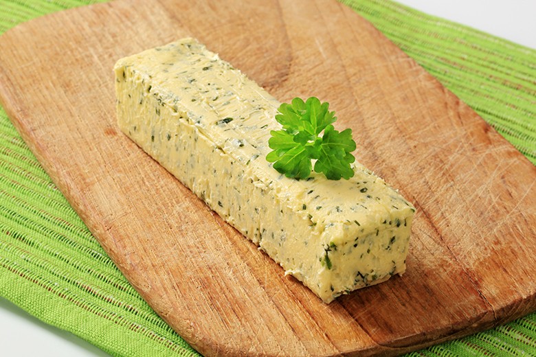 Kräuterbutter mit Olivenöl