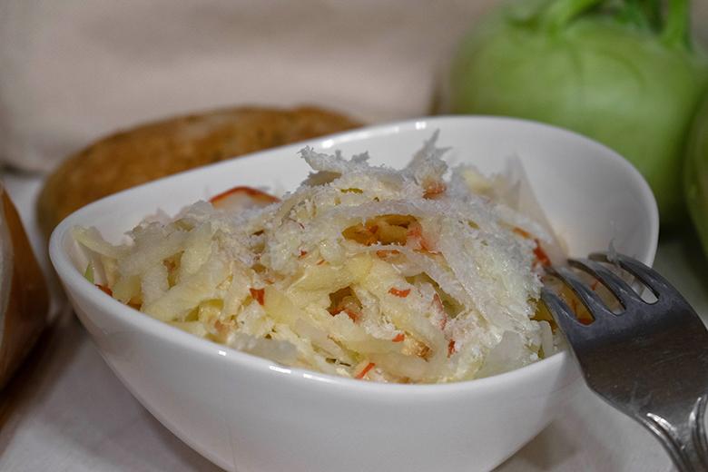 Kohlrabisalat mit Apfel-Kokos