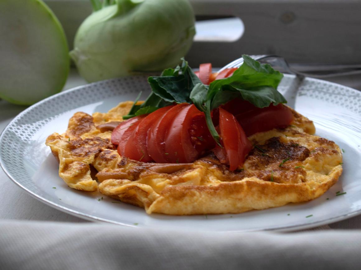 Kohlrabi-Kräuter-Frittata mit Landschinken