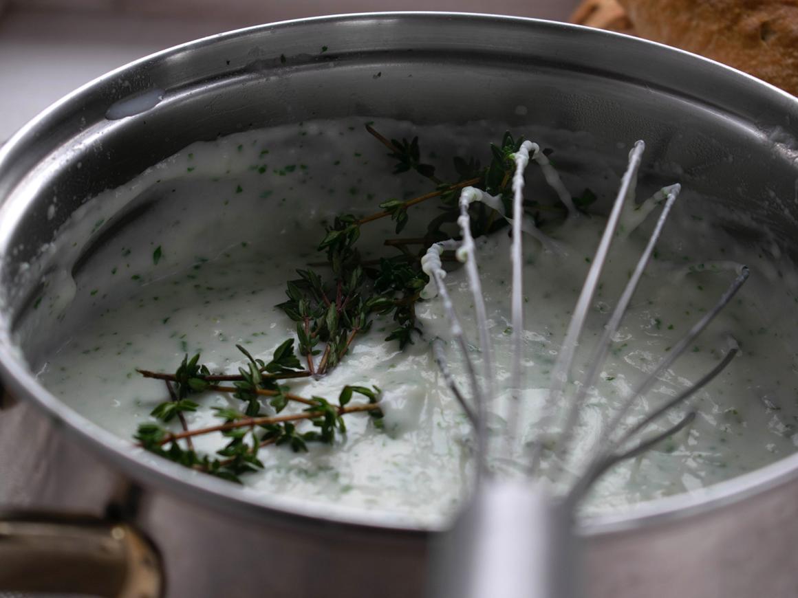 Mikrowellen-Pfefferminzsauce