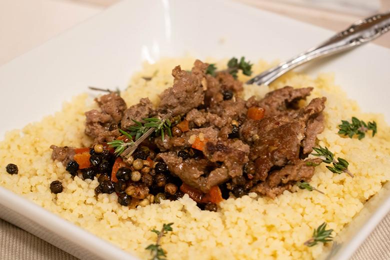Pfeffer-Hackfleisch mit Zwiebeln