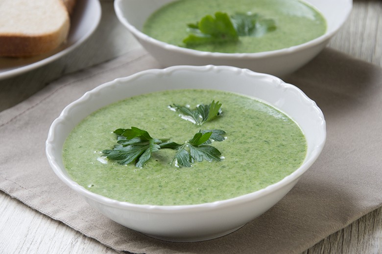 Spinatsuppe mit Minze