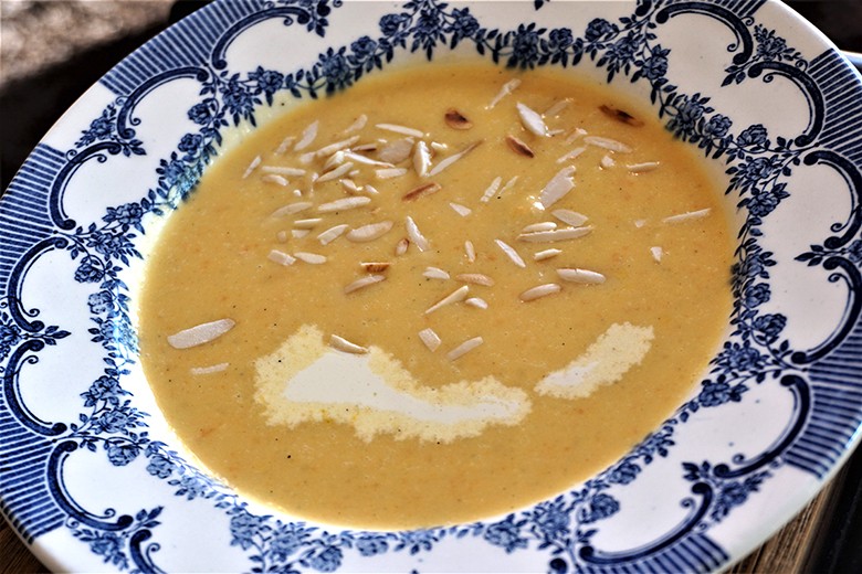 Kartoffelsuppe mit Orangen