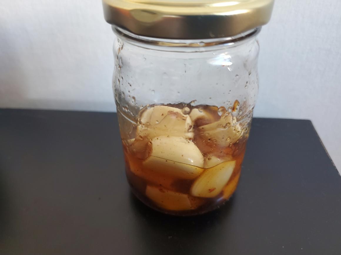 Marinierter Knoblauch