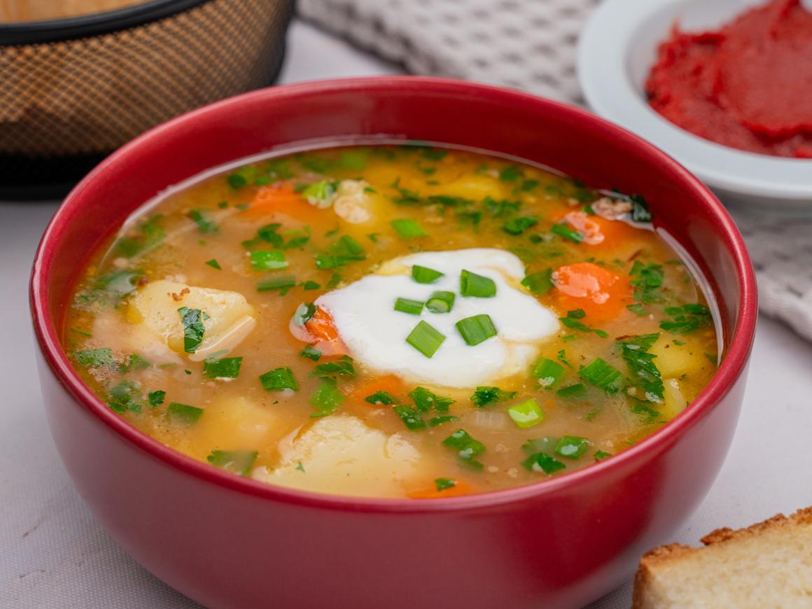 Einfache Hackfleischsuppe