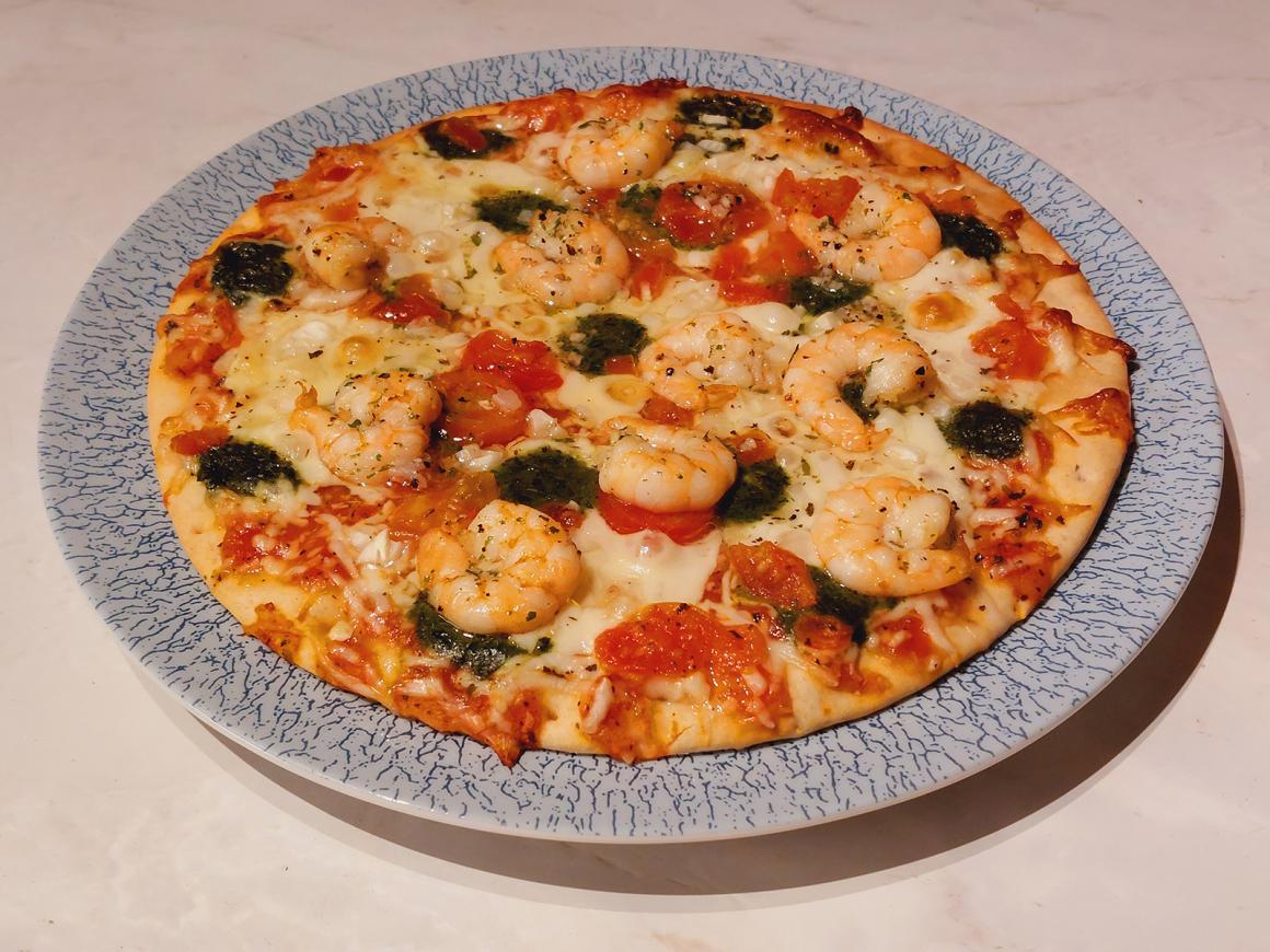 Pizza mit Knoblauch-Garnelen