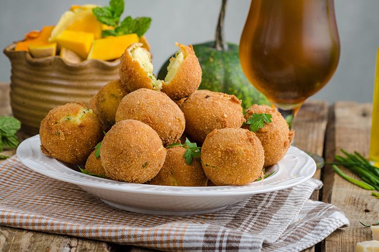 Kartoffelkugeln mit Käse
