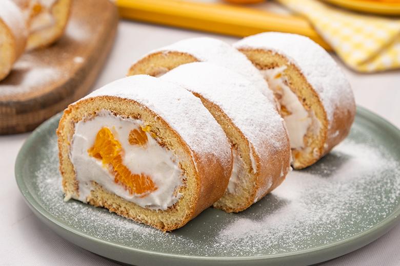 Biskuitrolle mit Mandarinen