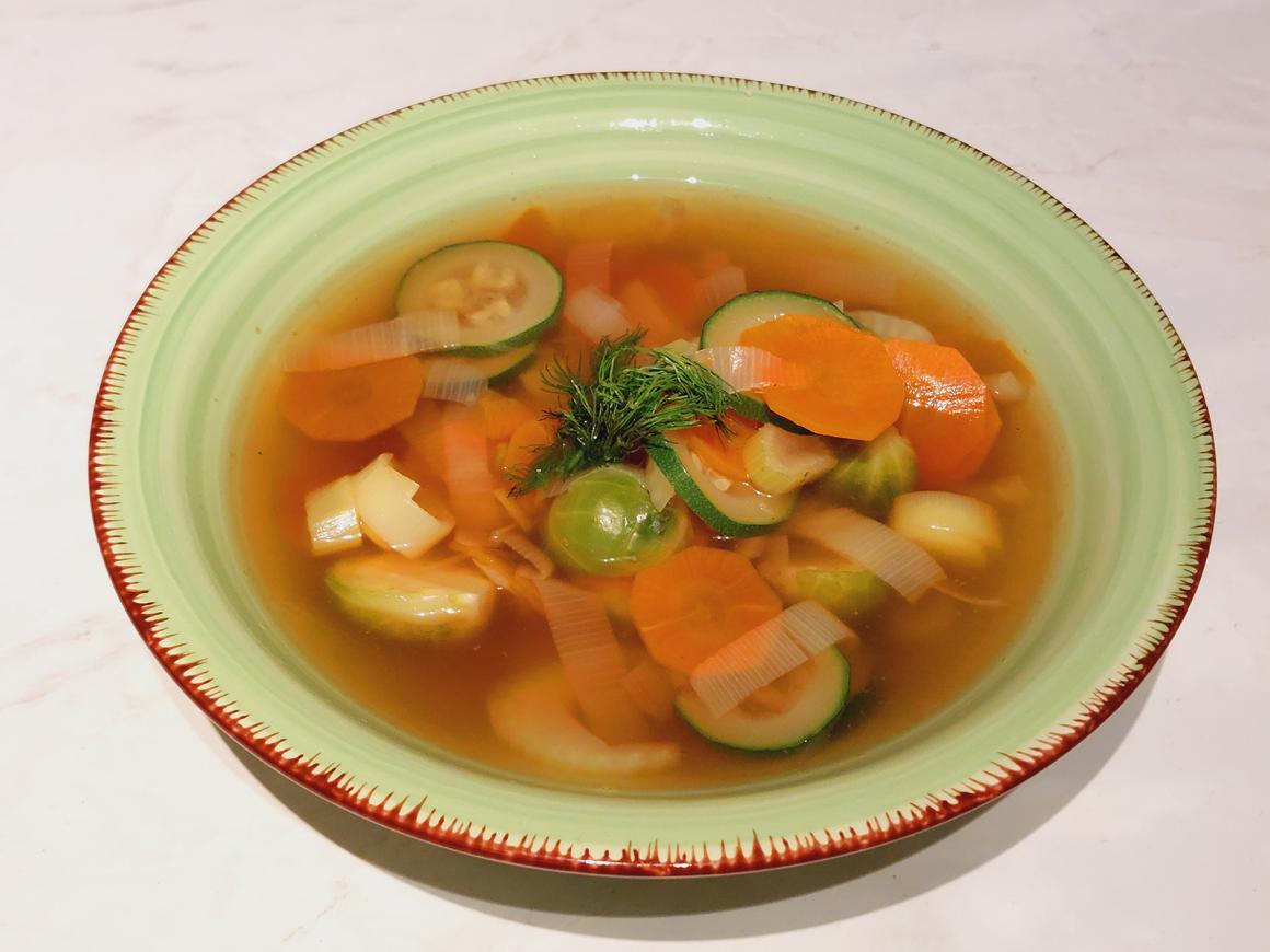 Zucchini-Rosenkohlsuppe