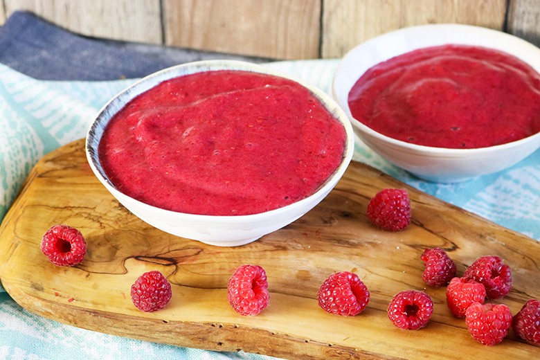 Himbeersorbet mit Basilikum