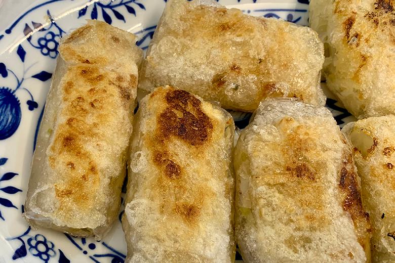 Dumplings aus Reispapier mit Krautfüllung