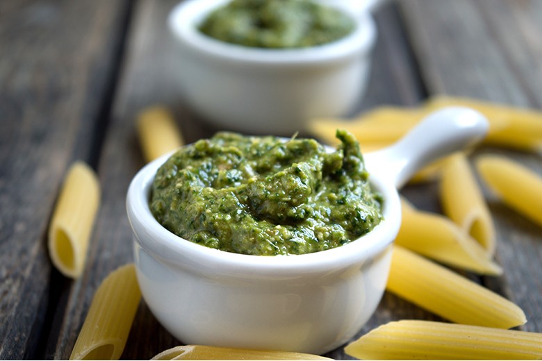 Veganes Korianderpesto