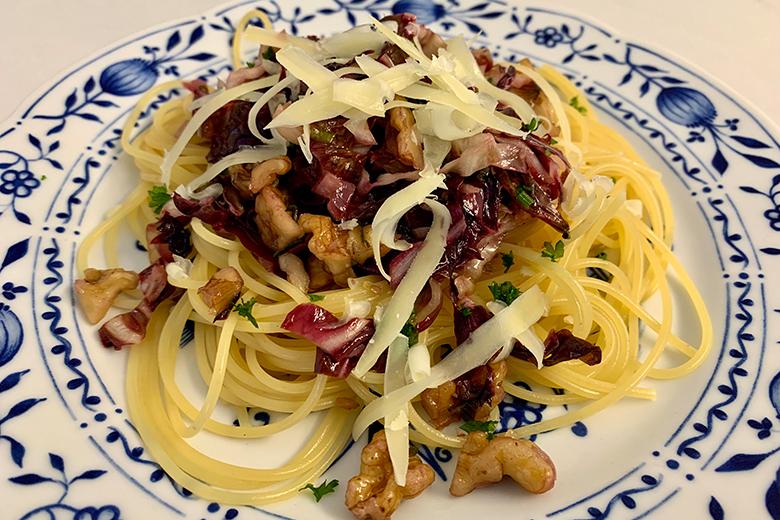 Gebratener Radicchio mit Nudeln