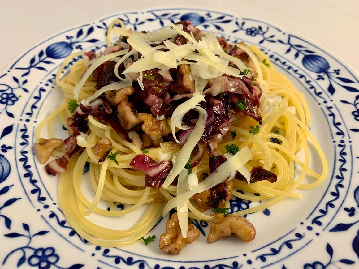 Gebratener Radicchio mit Nudeln
