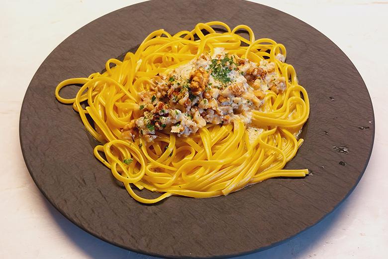 Linguine in Gorgonzola-Walnuss-Soße