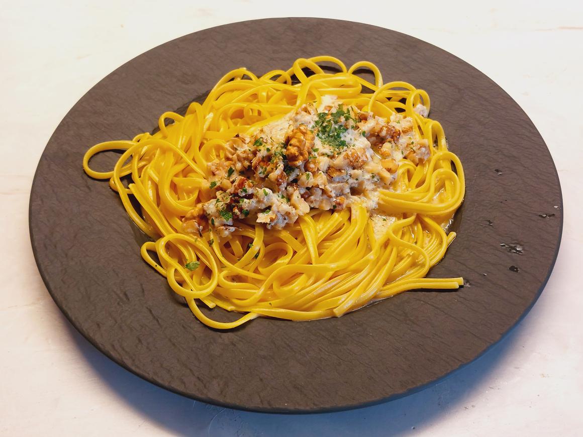 Linguine in Gorgonzola-Walnuss-Soße