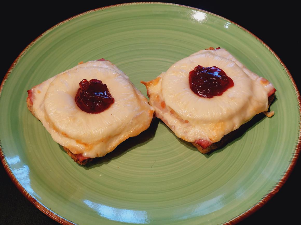 Toast Hawaii mit Bergkäse