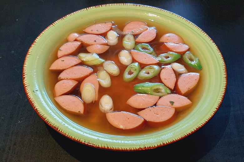 Bohnensuppe mit Bockwurst
