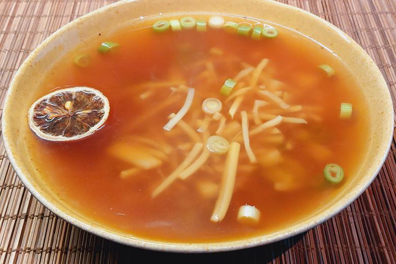 Frühlingssuppe süß-sauer