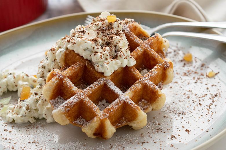 Waffeln mit Rum-Käse-Creme