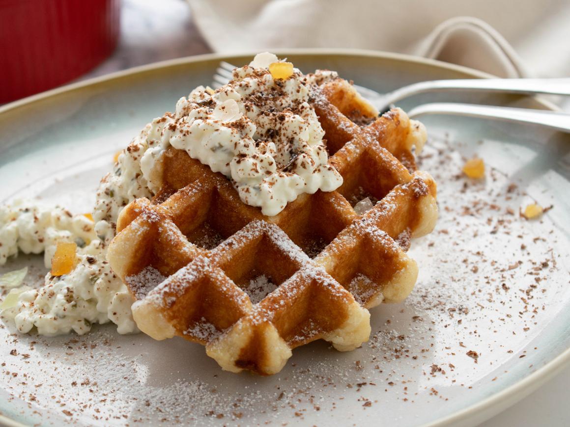 Waffeln mit Rum-Käse-Creme