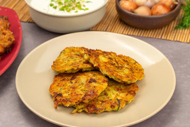 Zucchinipuffer mit Feta